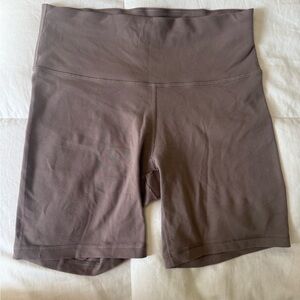 TNA aritzia Women's Chocolate Bike Shorts